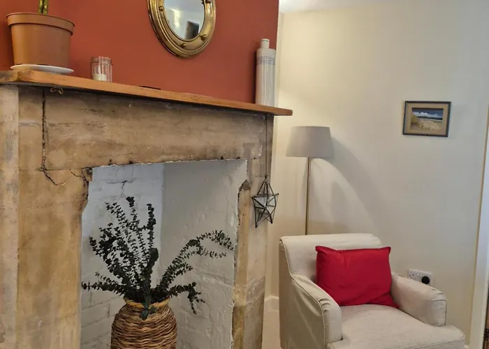 Large Victorian Garden Flat With Views Of Bath Centre