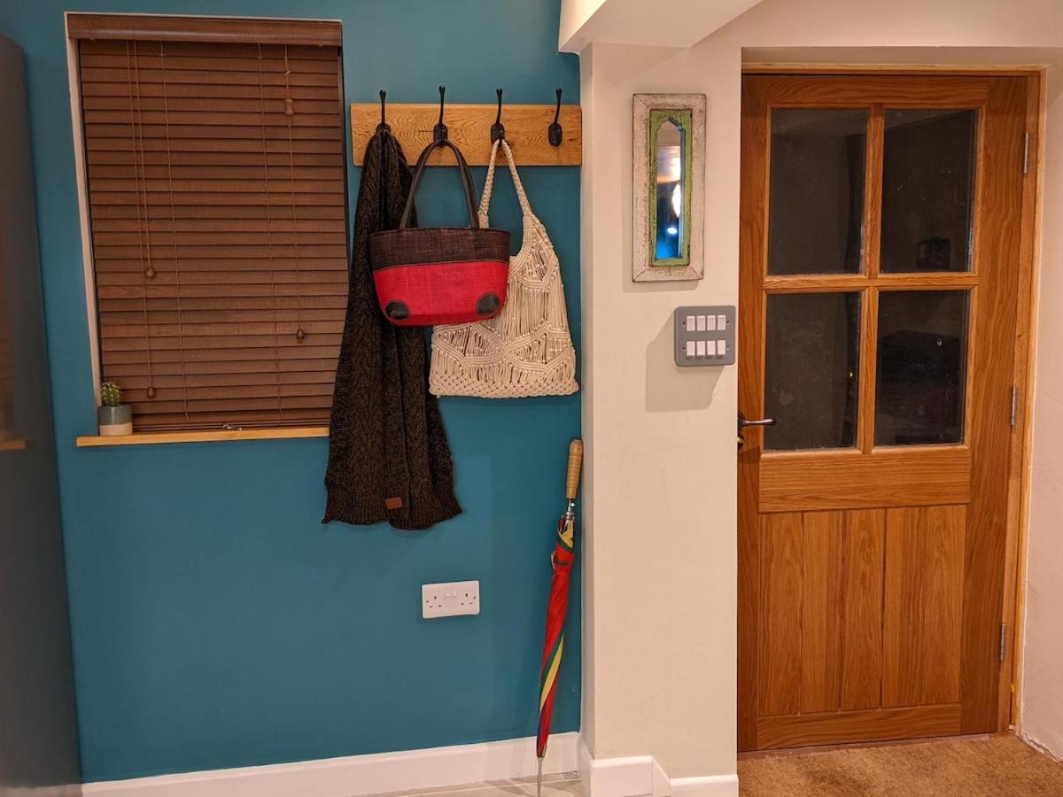 Large Victorian Garden Flat With Views Of Centre Apartment *